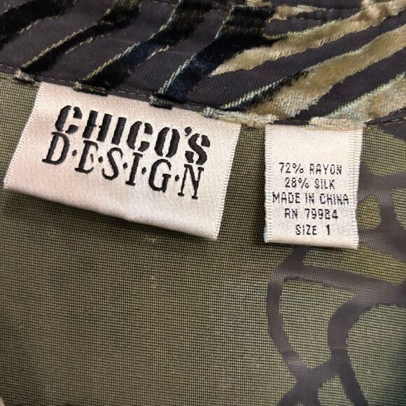 Chico's 1 Size M Shirt Top Black Animal Print Button Down Velvet Sheer Burnout - Picture 4 of 4